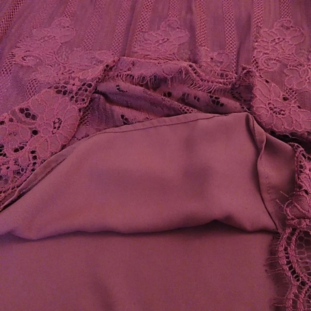 LACE, LINED, KEY HOLE, FEMININE BLOUSE, BURGUNDY TRENDING - Picture 5 of 7